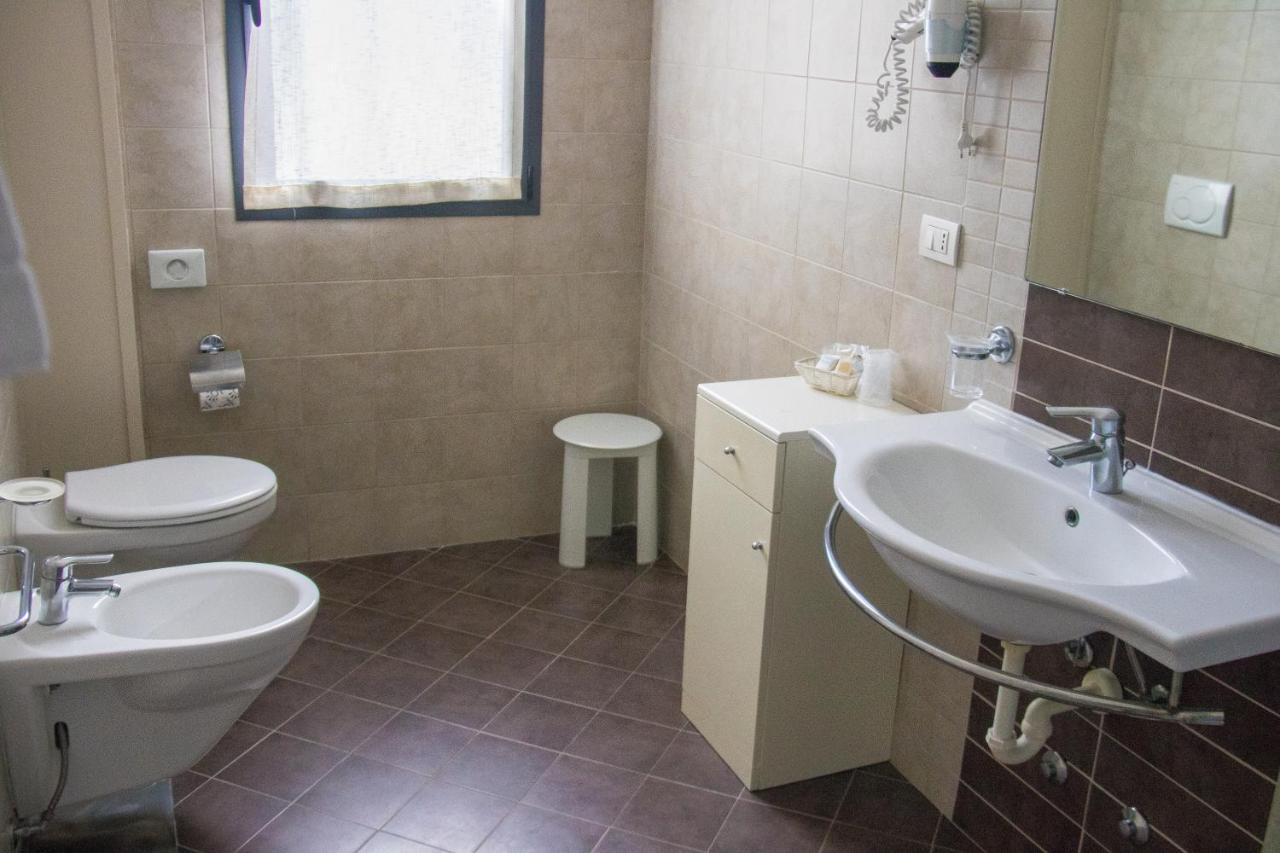 Renzo Hotel Чезенатіко Екстер'єр фото
